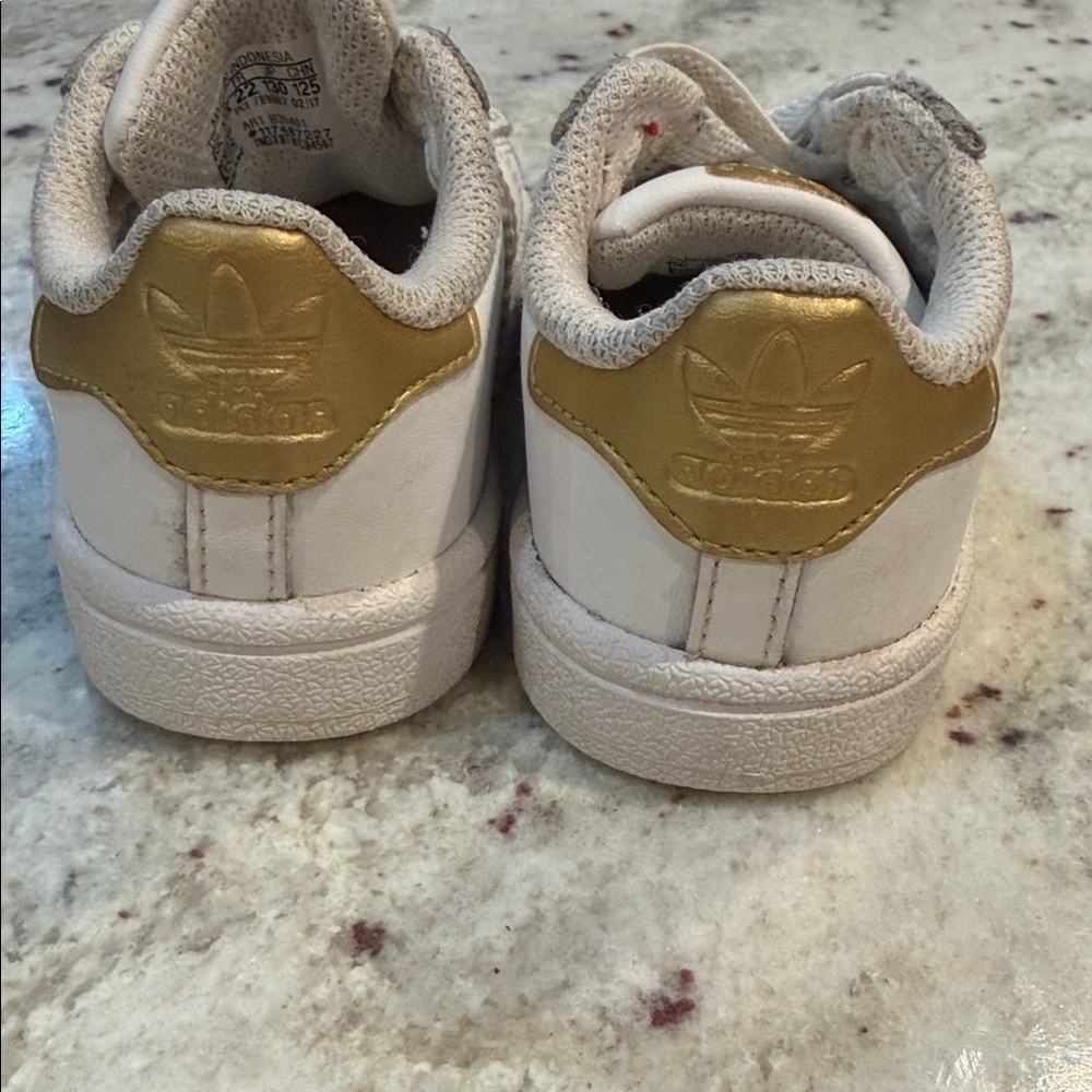 Adidas Superstars Kids' White and Gold Striped Sneakers - Picture 4 of 5